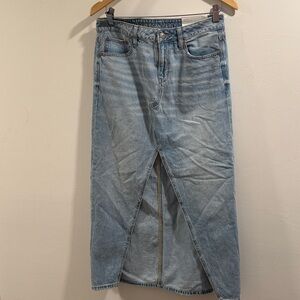 NWT American Eagle Low Rise Maxi Denim Skirt Size 4 / 27w